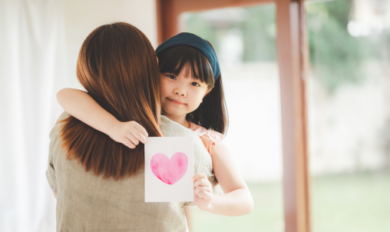 mum with girl